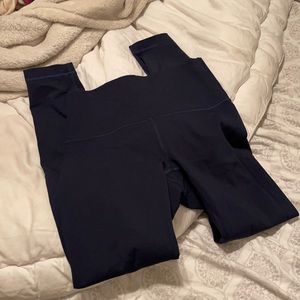 Navy lululemon Wunder unders